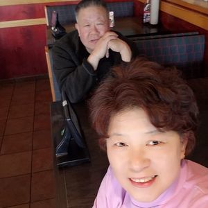 Meet your Posher, Hye